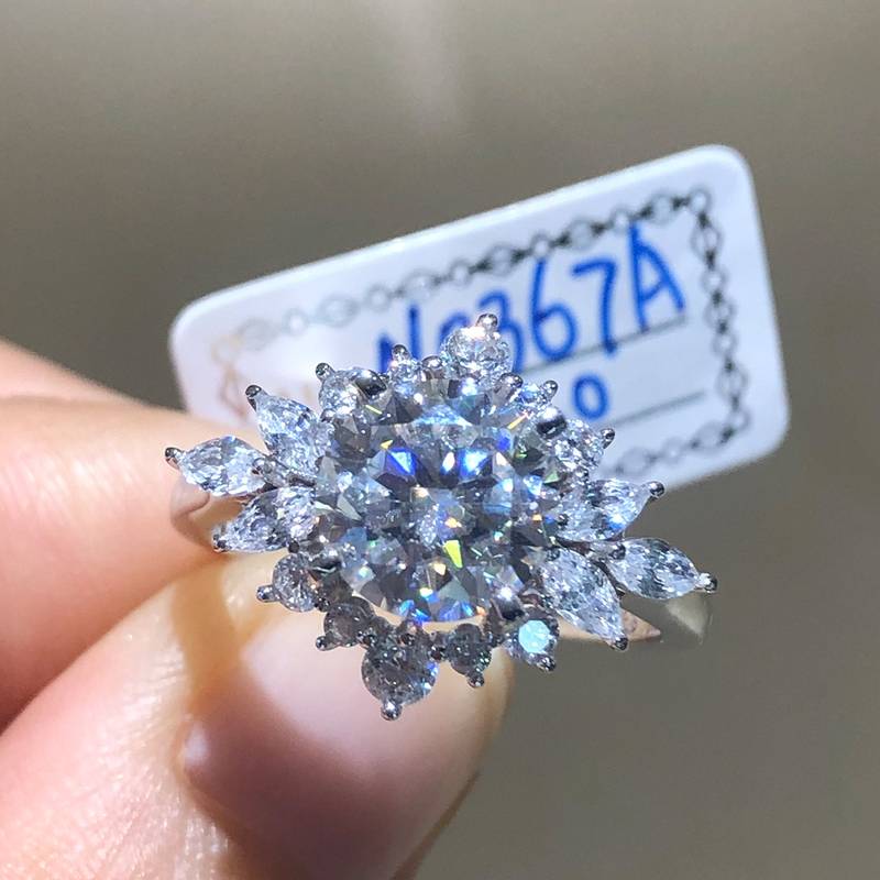 Affordable LuxuryWomen's RingS925银镀白金定制选款主石Moissanite2.0ct/副石高碳钻